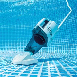 Intex 28628 Пылесос аккумуляторный ручной, для ухода за бассейнном и SPA / 100 минут / 64 л/м - фото 130871